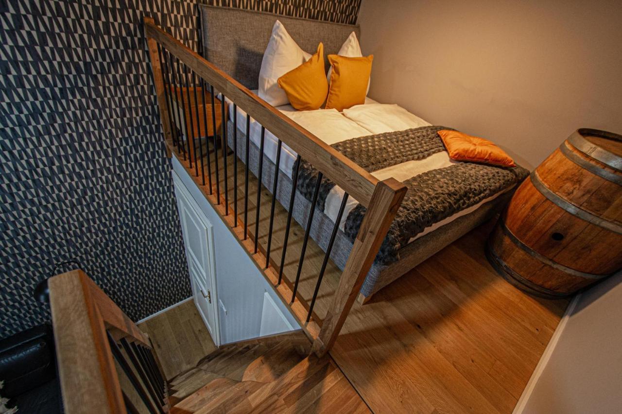 Main Train Station Apartment Close To The The Main Square! — Photos 3