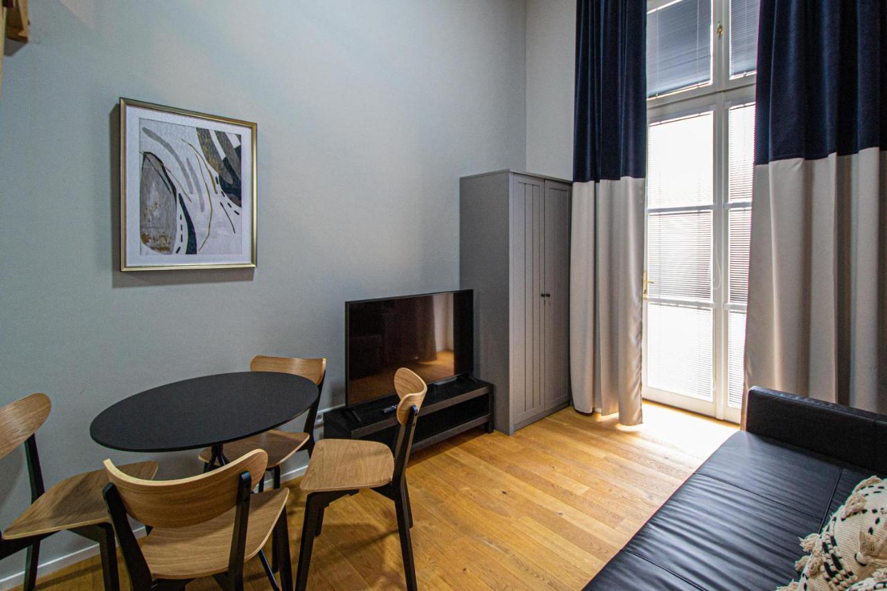 Main Train Station Apartment Close To The The Main Square! — Photos 2